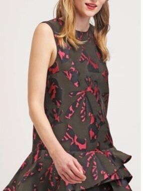 Banana Republic sleeveless ruffle hemmed shift dress
